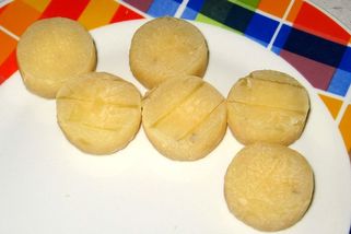 Olomoucké tvarůžky buď milujete, nebo nenávidíte. Víte ale, že nepocházejí z Olomouce? - Médium.cz